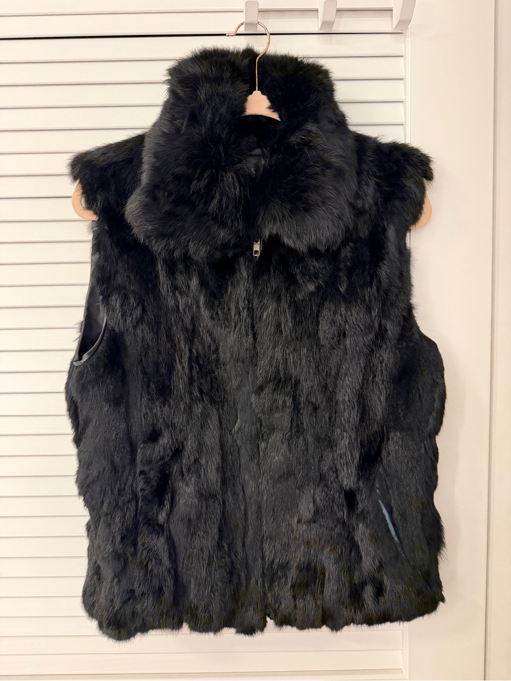 Saks Fifth Avenue Black Faux Fur Sleeveless Vest with Plush Collar Size S/M